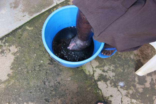 6.charcoal.footbath